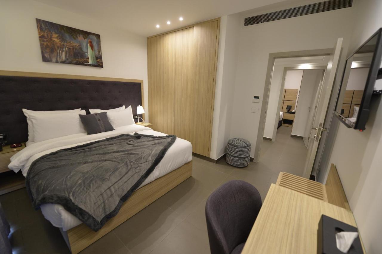 Zett Hotel จูนิเย ภายนอก รูปภาพ