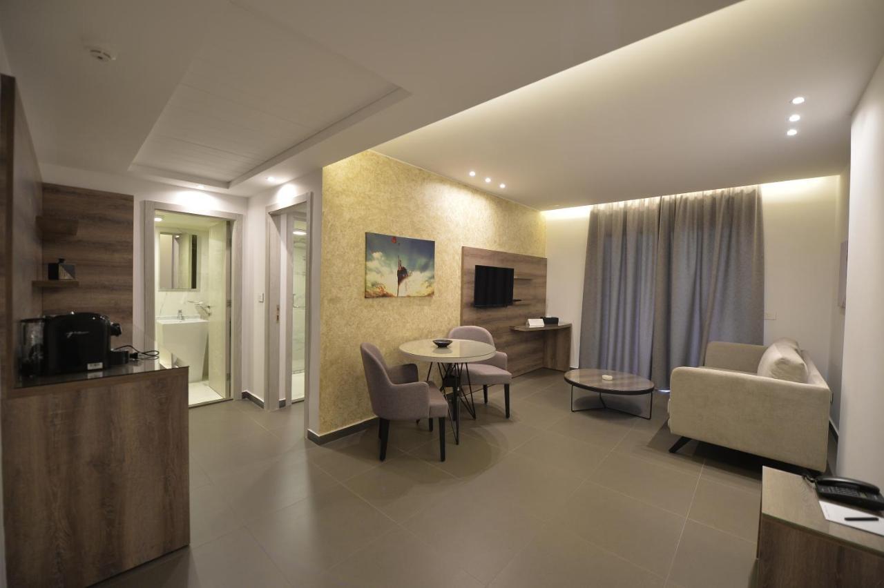 Zett Hotel จูนิเย ภายนอก รูปภาพ