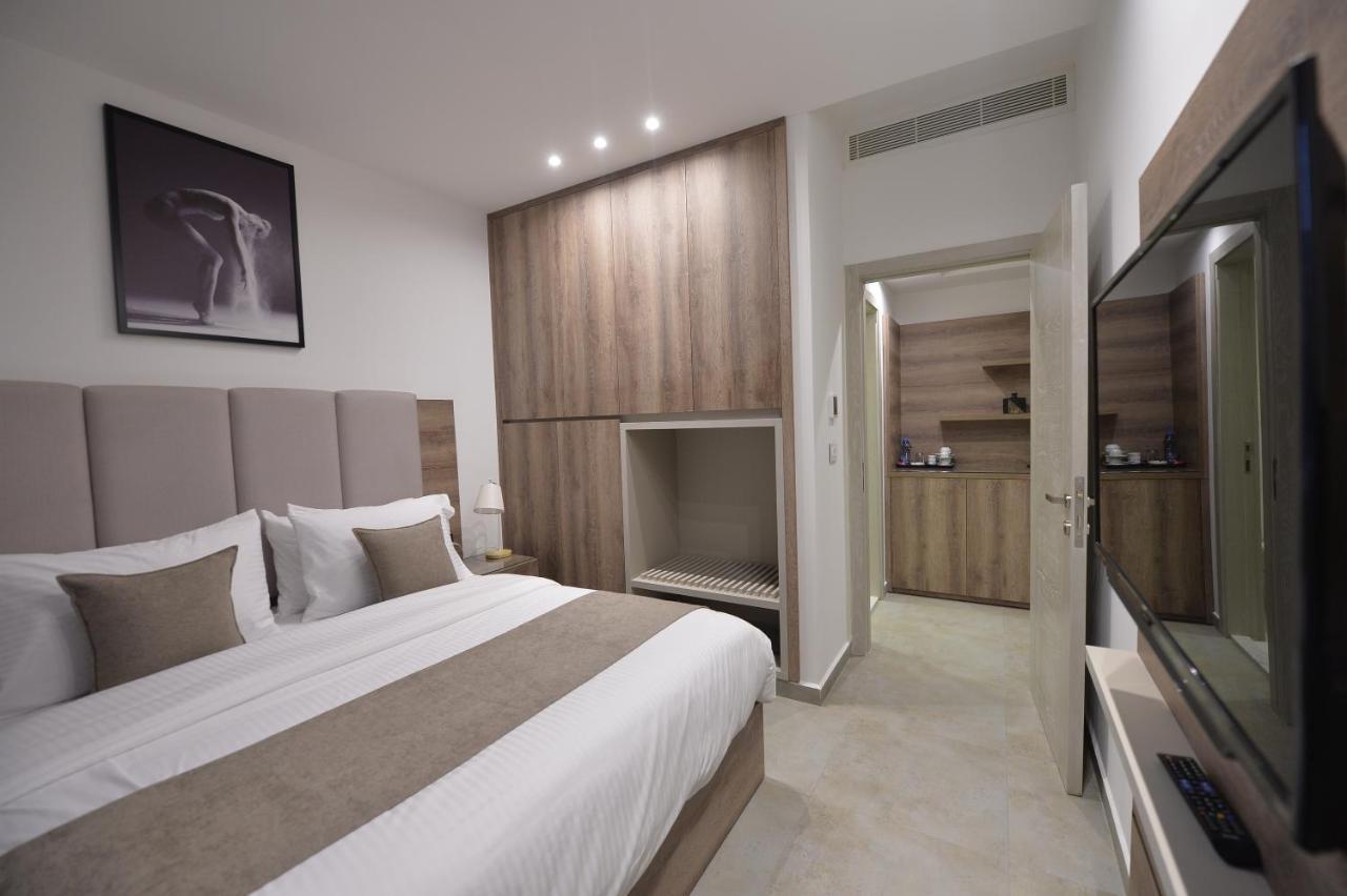 Zett Hotel จูนิเย ภายนอก รูปภาพ