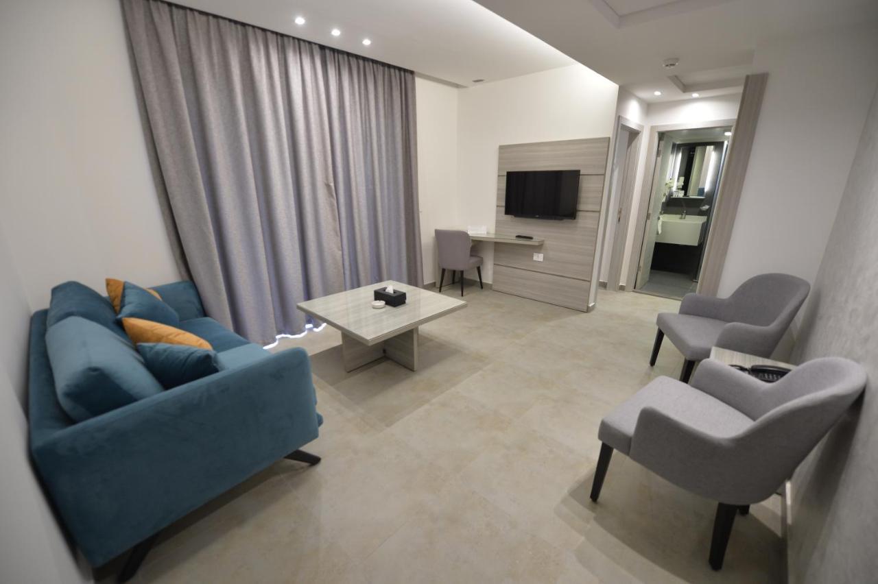 Zett Hotel จูนิเย ภายนอก รูปภาพ