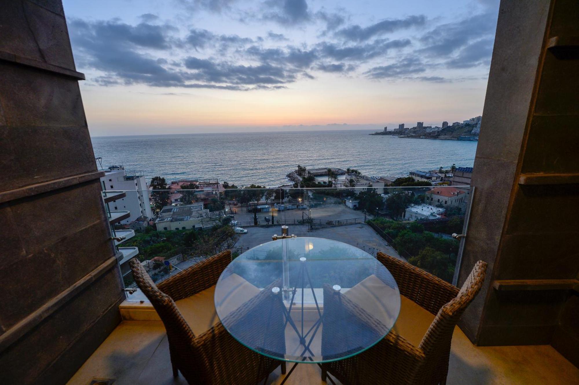 Zett Hotel จูนิเย ภายนอก รูปภาพ